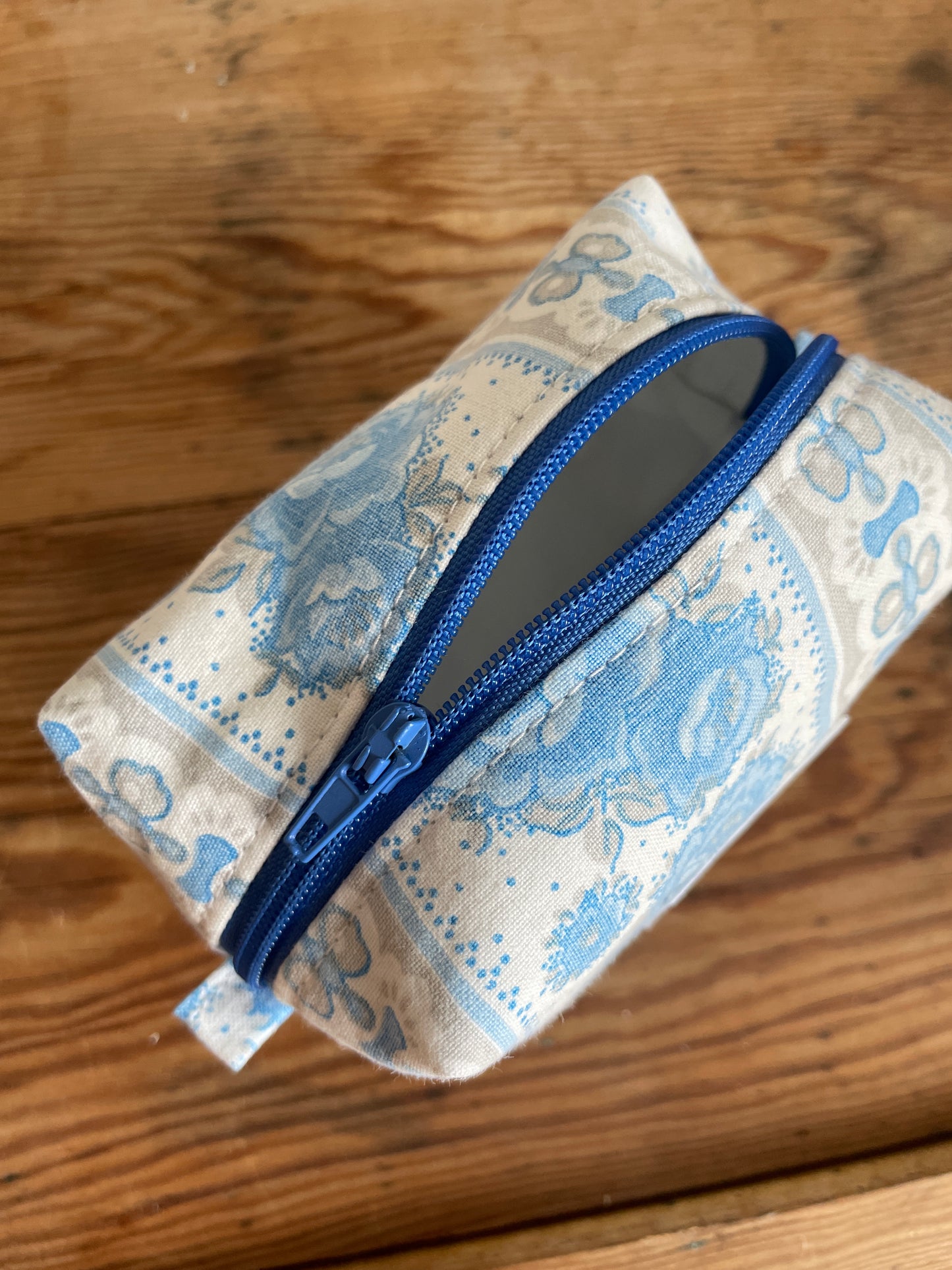 Necessär boxy mini - ”Blå ros”