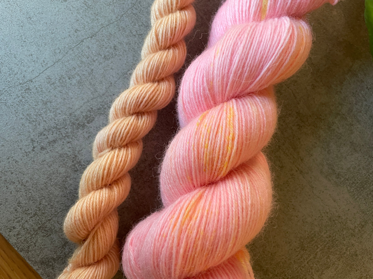 Sockset: SockaTunn 100+20g "Rosig”