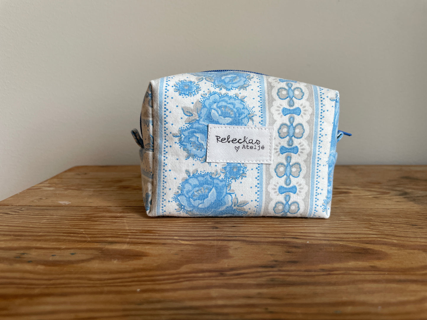 Necessär boxy mini - ”Blå ros”