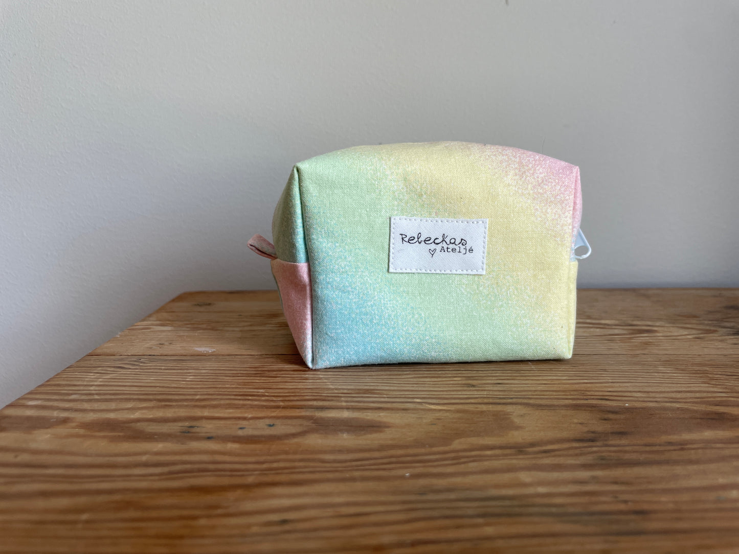 Necessär boxy mini - ”Regnbåge”