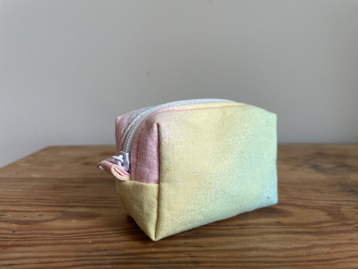 Necessär boxy mini MINI- ”Regnbåge”
