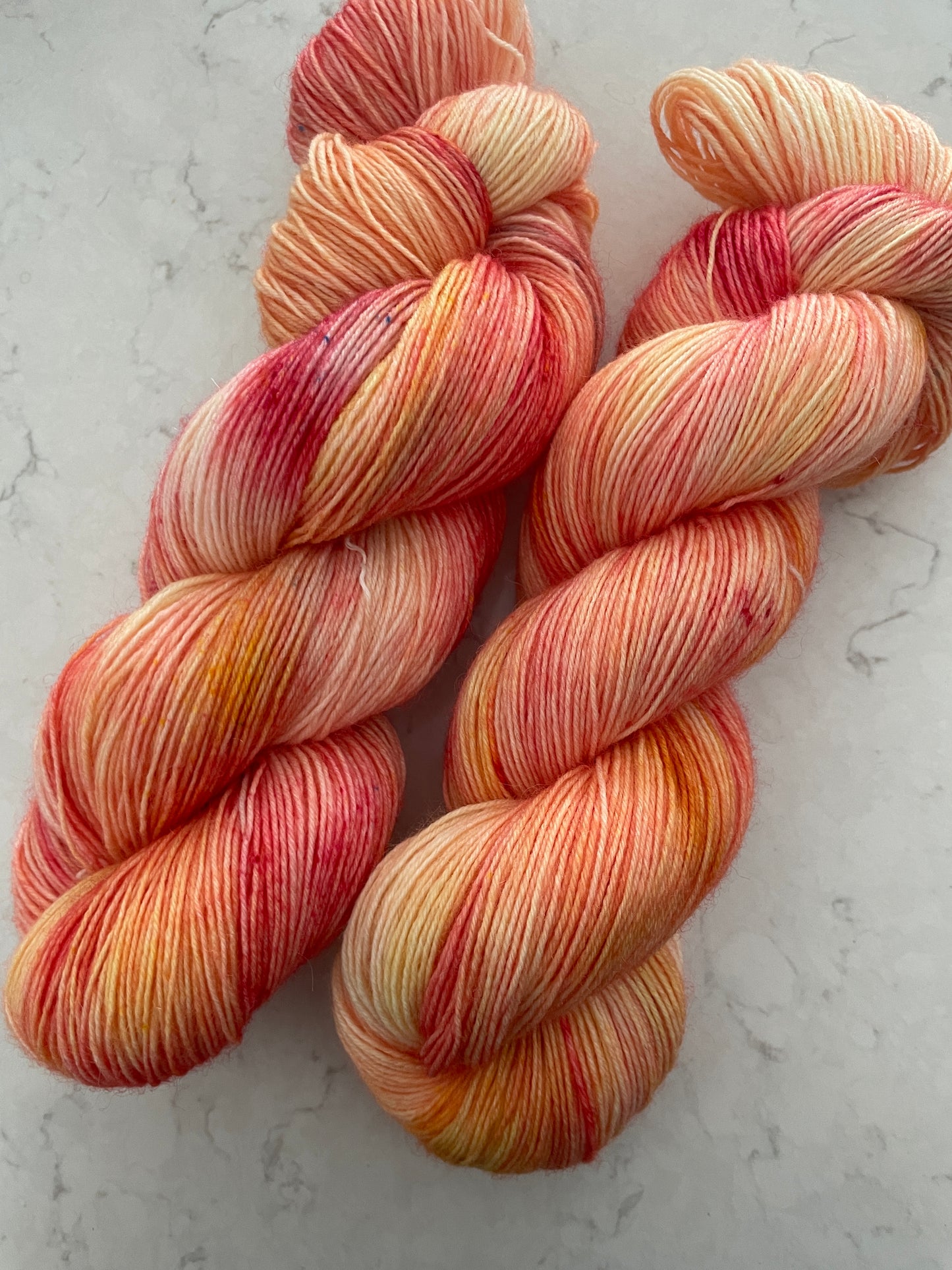 Sockset: SockaTunn 100+20g ”Persika & Eldkyss”