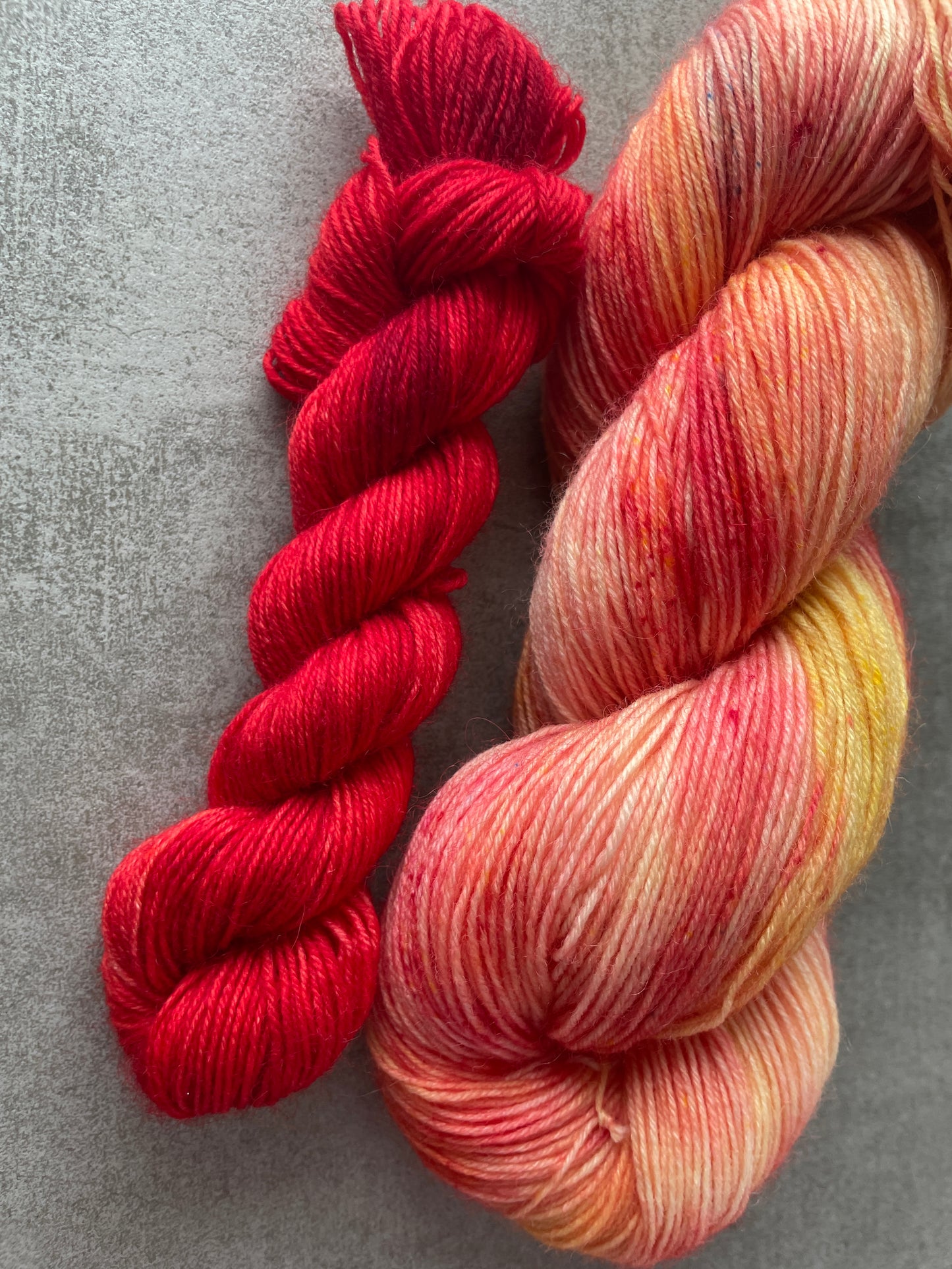 Sockset: SockaTunn 100+20g ”Persika & Eldkyss”