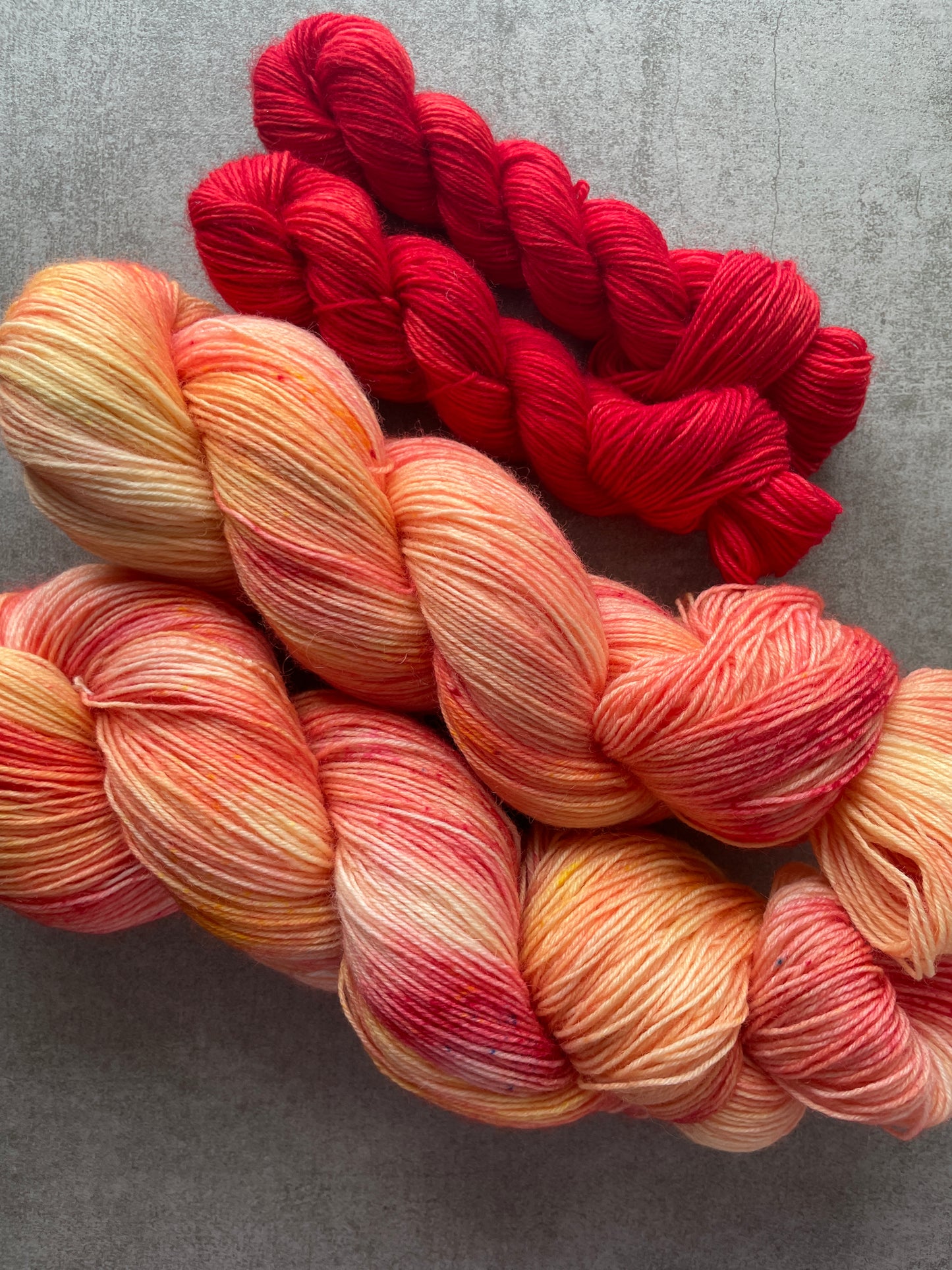 Sockset: SockaTunn 100+20g ”Persika & Eldkyss”