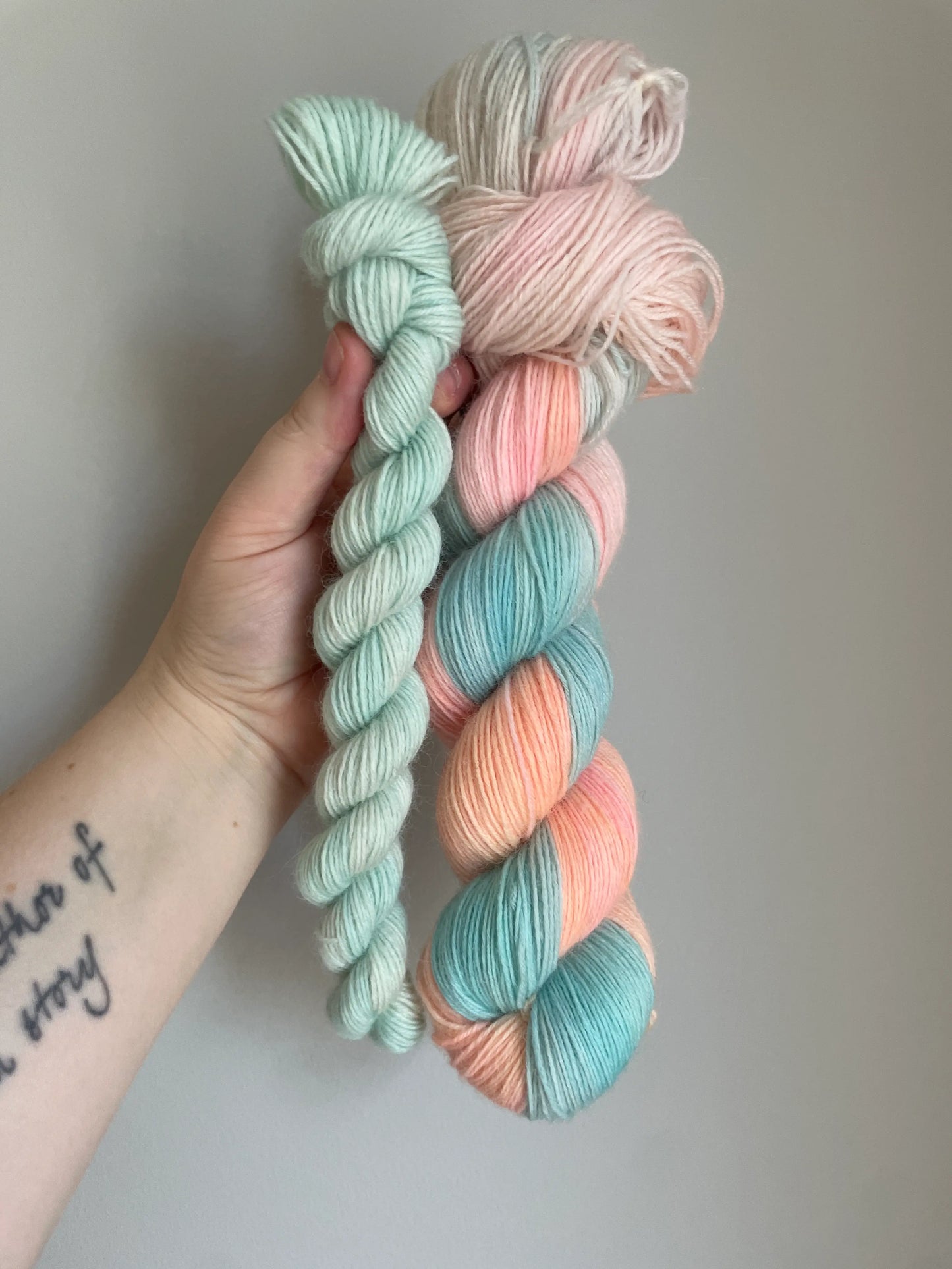 Sockset: SockaTunn 100+20g "Pastellsaga"