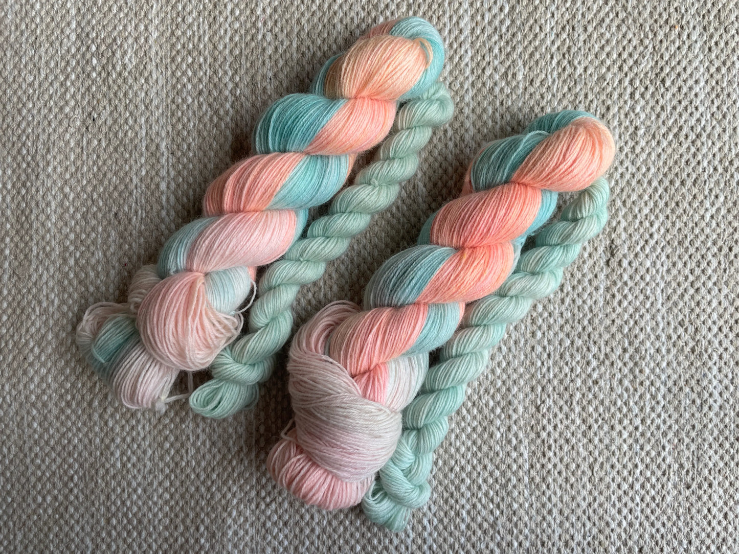Sockset: SockaTunn 100+20g "Pastellsaga"