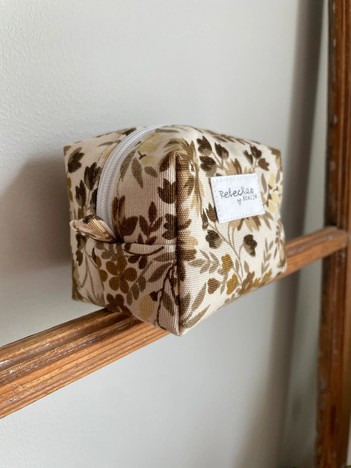 Necessär boxy mini - "Brun blomster”