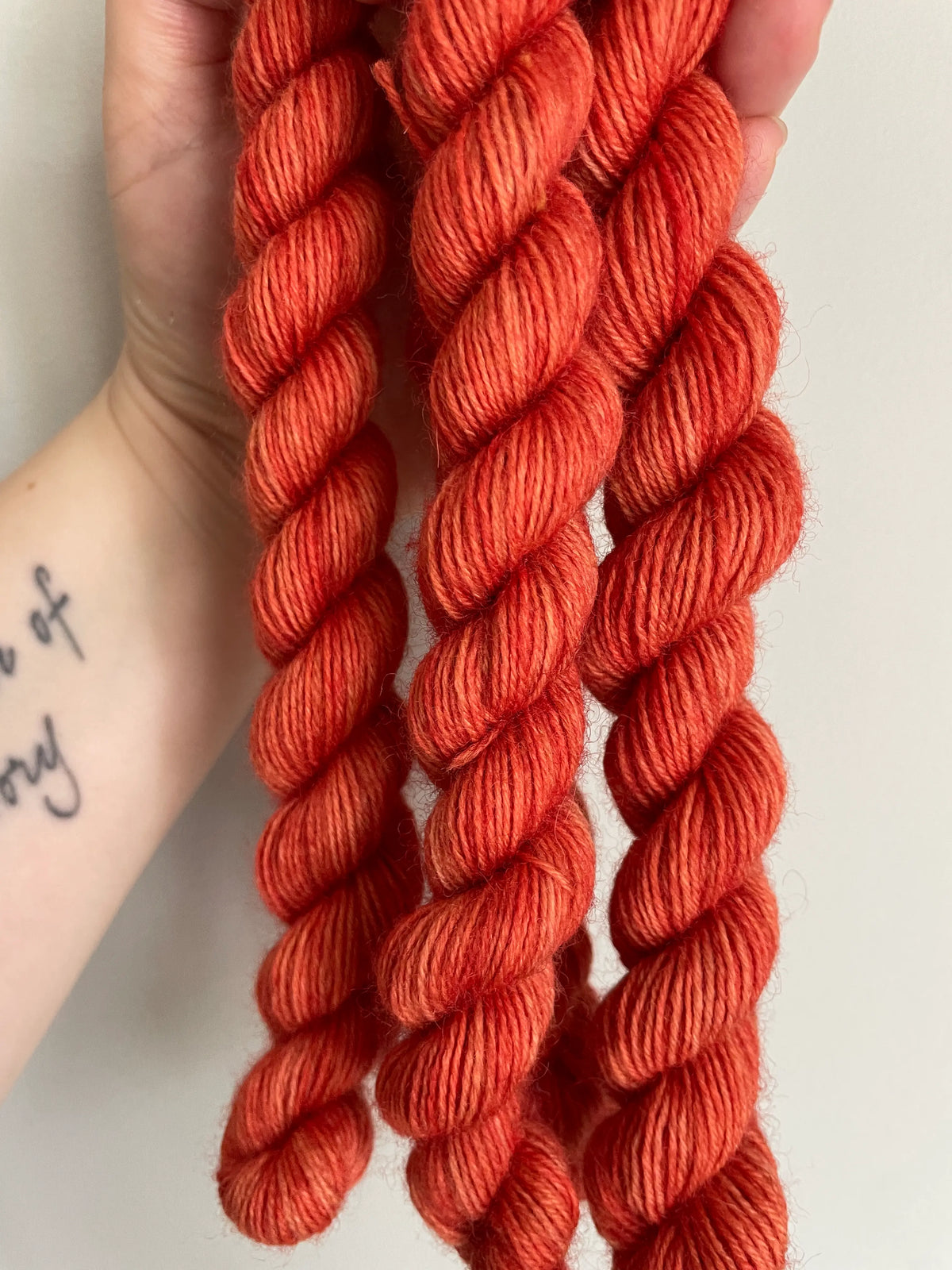 Sockset: SockaTunn 100+20g "Aska & Glöd"