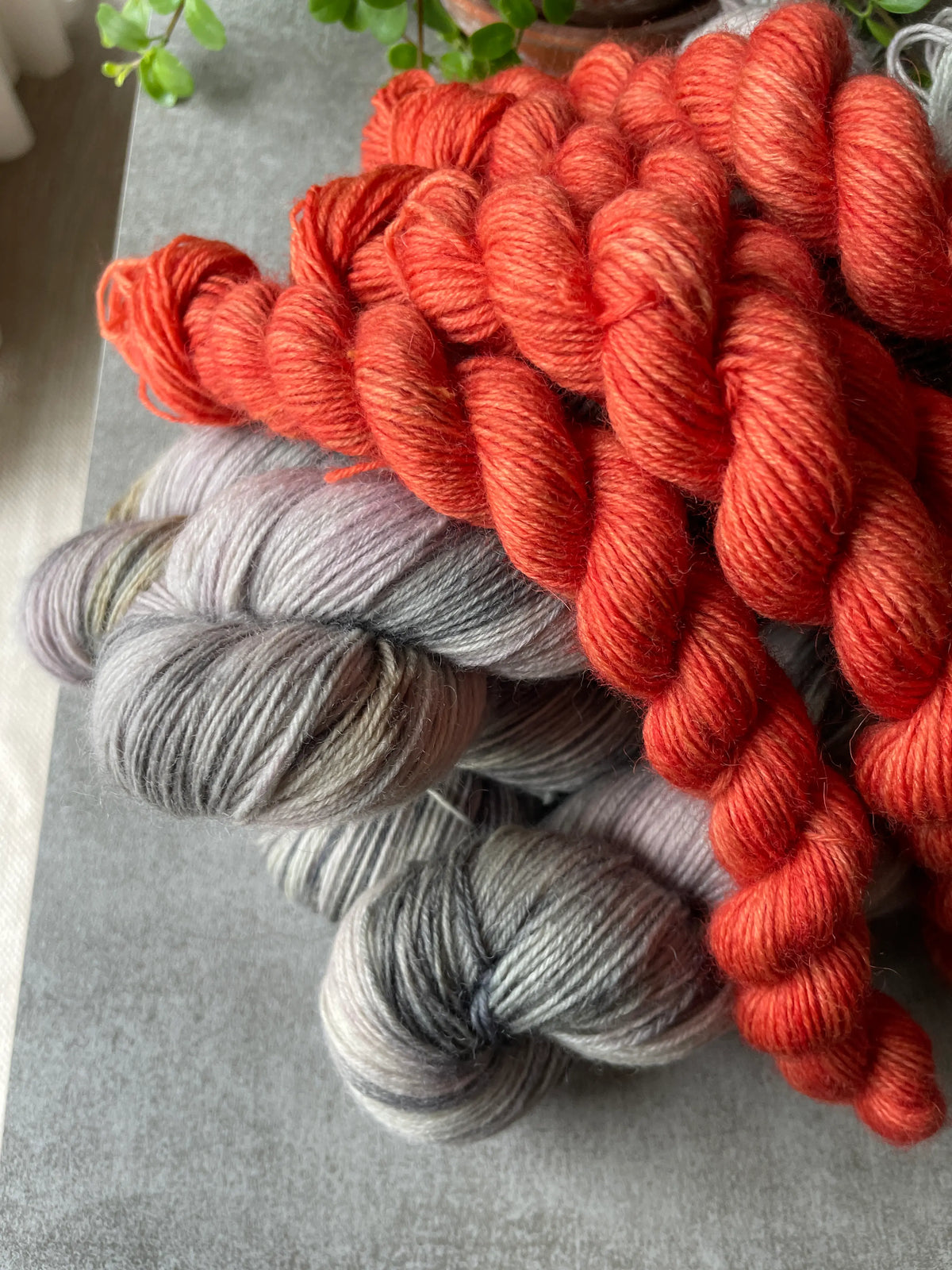Sockset: SockaTunn 100+20g "Aska & Glöd"